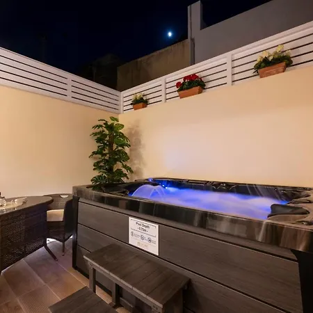 מלון Domus Boutique