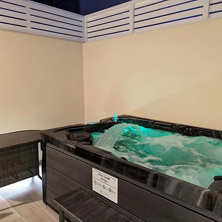 Domus Boutique מלון 3*