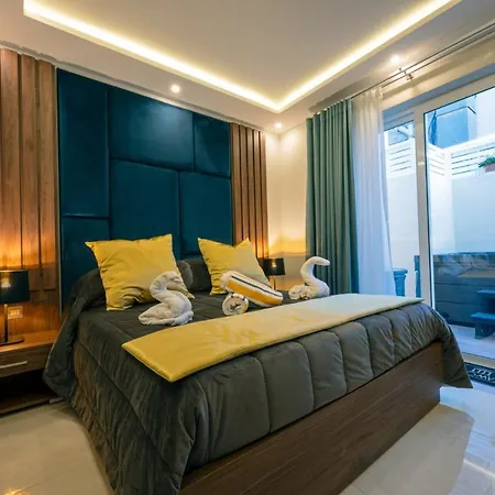 فندق Domus Boutique 2*